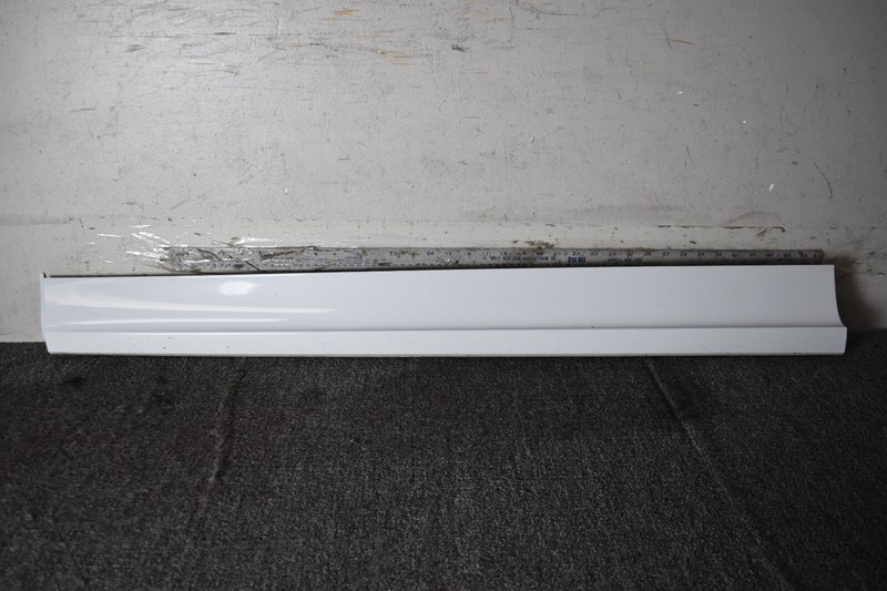 2019-2020 PORSCHE CAYENNE LOWER MOLDING WHITE FACTORY OEM