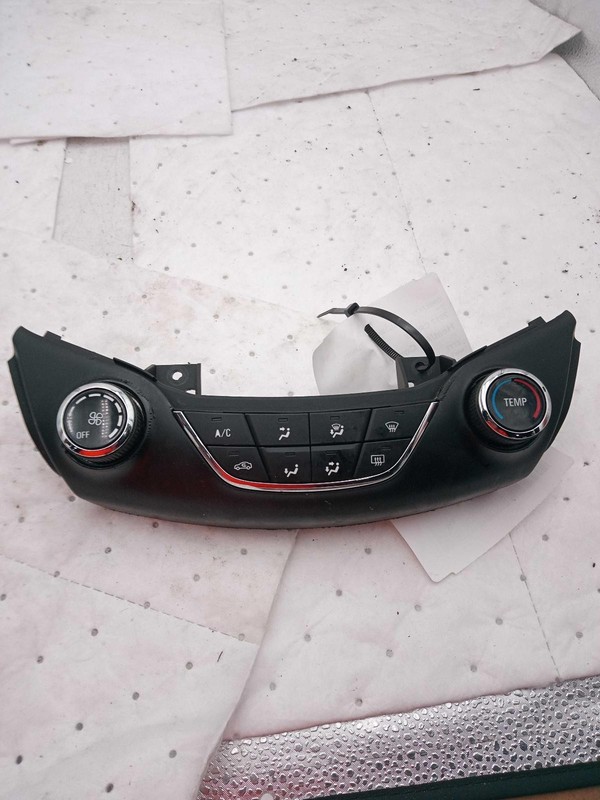 Used A/C Selector Switch fits: 2017 Chevrolet Cruze VIN B 4th digit New Style w/
