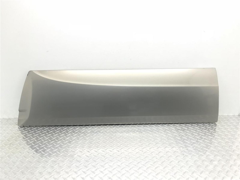 2000 CADILLAC ESCALADE PASSENGER LOWER FRONT DOOR MOULDING GOLD OEM