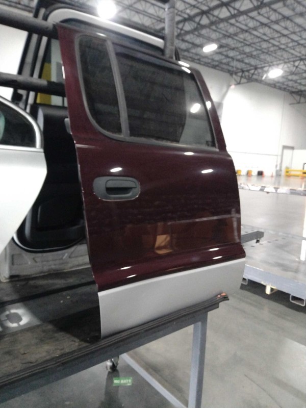 2004 Dodge Dakota Right Rear Door - Good Condition, No Rust, OEM Replacement