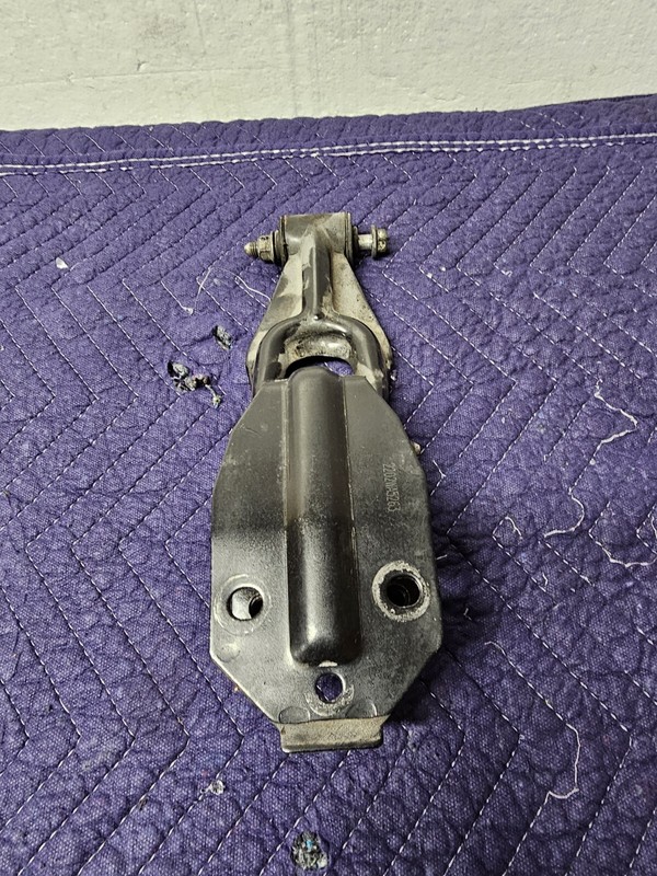 2006 Chevrolet Impala 5.3 Left Engine Mount