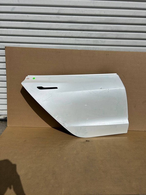✅2017-2023 Tesla Model 3 Rear Right Side Door Shell White w/dent and scratches