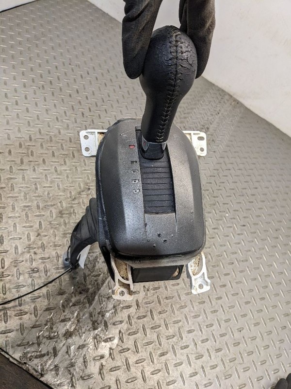 10-15 Camaro Ss Floor Shifter Automatic Transmission 1174387