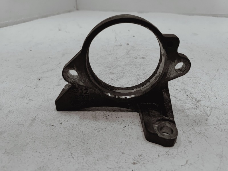 TOYOTA CAMRYFWD 2.5L FRONT PASSENGER AXLE SHAFT BEARING SUPPORT 2018-2024 OEM