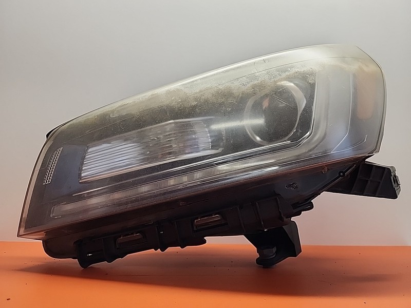 23423713 | 13-16 GMC Acadia Front Left LH Driver Side Halogen LED Headlight OEM
