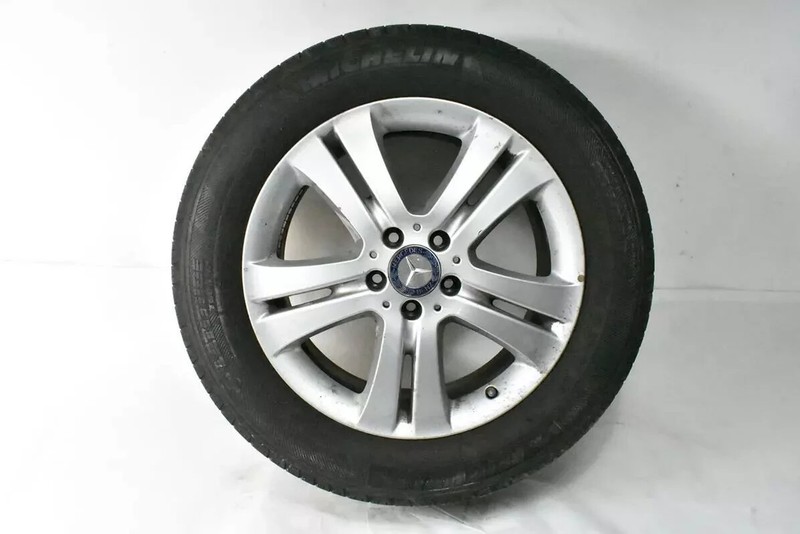 Mercedes W251 R350 R500 R320 8 x R18 18" Wheel Wheels Rim 2514011302 OEM