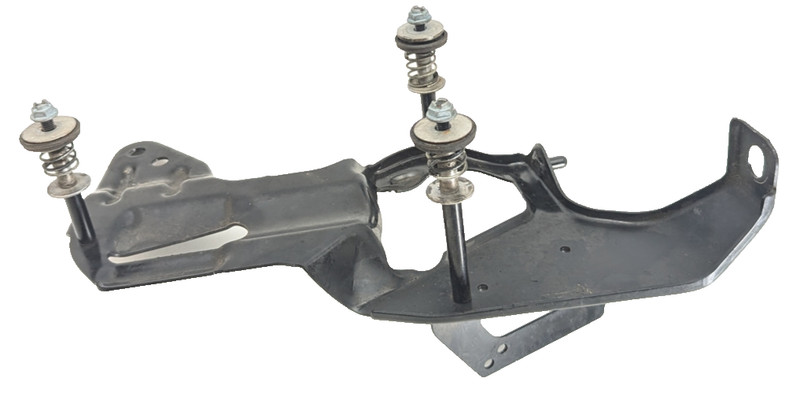 06-13 Mercedes W251 R350 R320 Airmatic Air Suspension Compressor Bracket