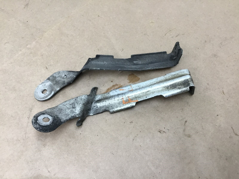 BMW E64 650i 2007 Front Retainer Floor Panel Bracket Mount Support Set 06-10 :O
