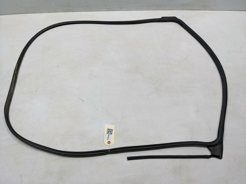 Left Rear Door Weatherstrip 82831-5EF0A 2020 Nissan Versa 2021 2022