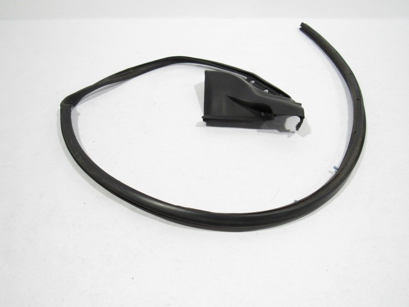10-15 Jaguar XK XKR 2014 Front Right Passenger Door Weatherstrip Rubber Seal |:M
