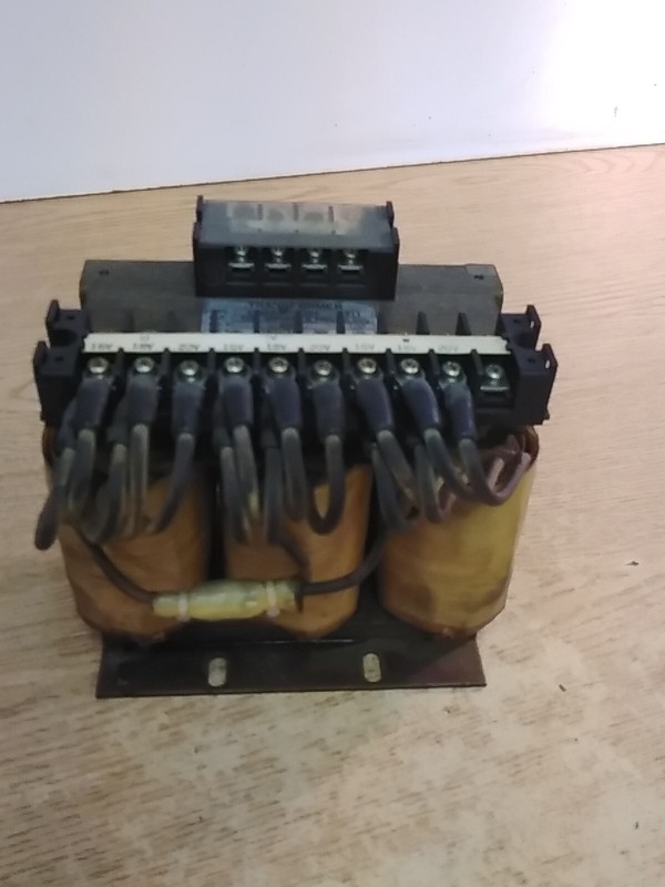 GOMI Electric E2564-254-811 Transformer 500 VA, 3 Phase, 200V