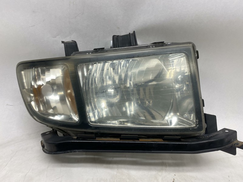 2006-2008 HONDA RIDGELINE RIGHT PASSENGER SIDE HEADLIGHT HEADLAMP LENS OEM