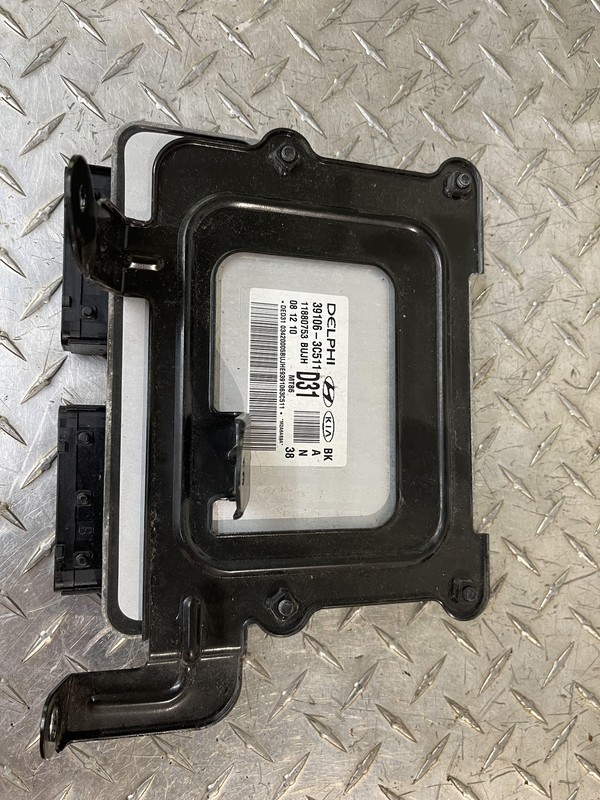 09 10 11 Hyundai Genesis 39106-3C511 Computer Engine Control ECU ECM Module