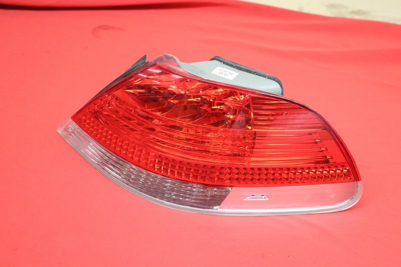 BMW E65 E66 750 760 B7 Rear Right Quarter Panel Outer Tail Light Brake Lamp OEM