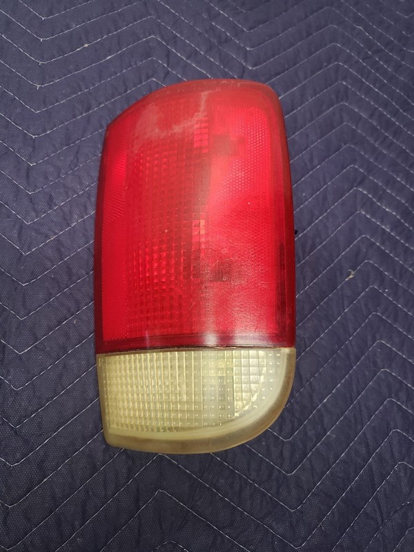 Passenger Right Tail Light Fits 95-05 BLAZER S10/JIMMY S15 1093483