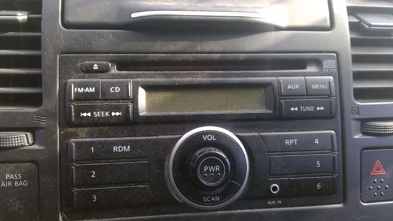 Audio & Visual Equip.(radio) NISSAN VERSA 10 11 12