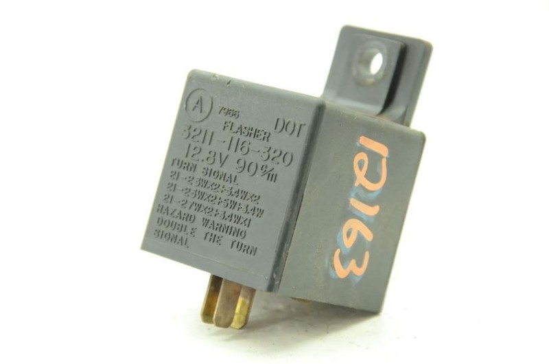 1979-1980 Mazda RX7 FB Flasher Relay 3211116320