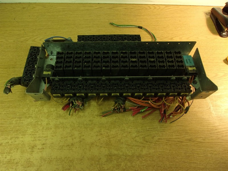 2001 International 9600 Fuse Relay Block 082951 A-3706P *FREE SHIPPING*