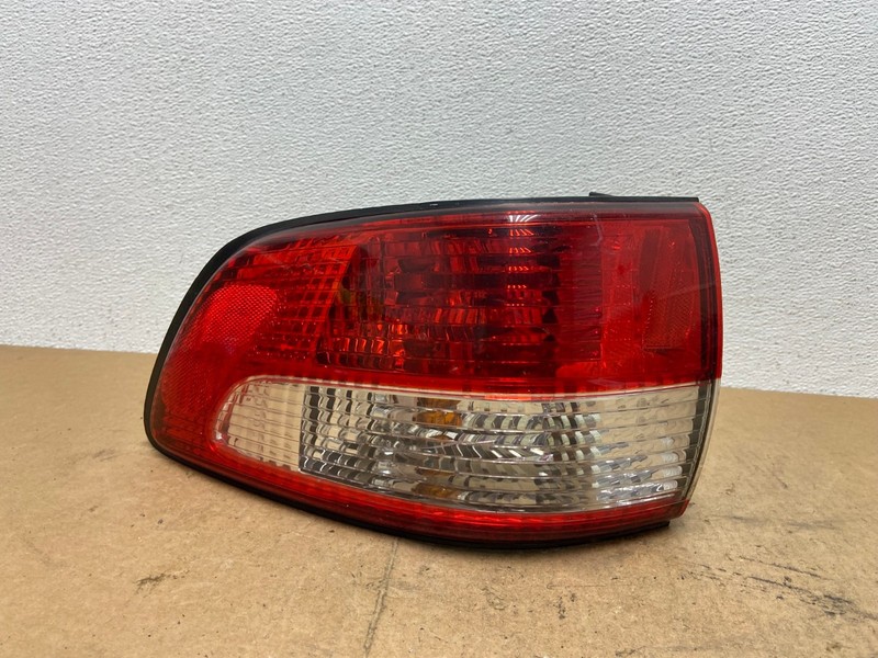 2001 2002 2003 Toyota Sienna Left Driver Lh Side Tail Light OEM AC3518 LK