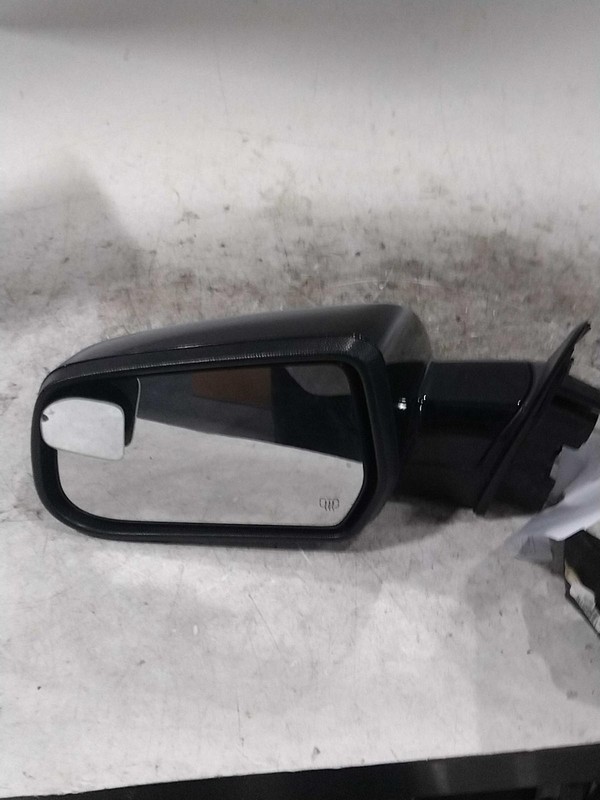 Used Left Door Mirror fits: 2016 Chevrolet Equinox Power paint to match opt DL8