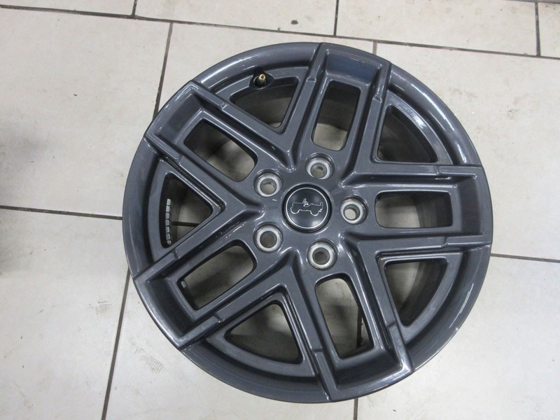 2024 Jeep Wrangler JL OEM 17x7.5 44.45mm Gray Wheel Rim 04755591