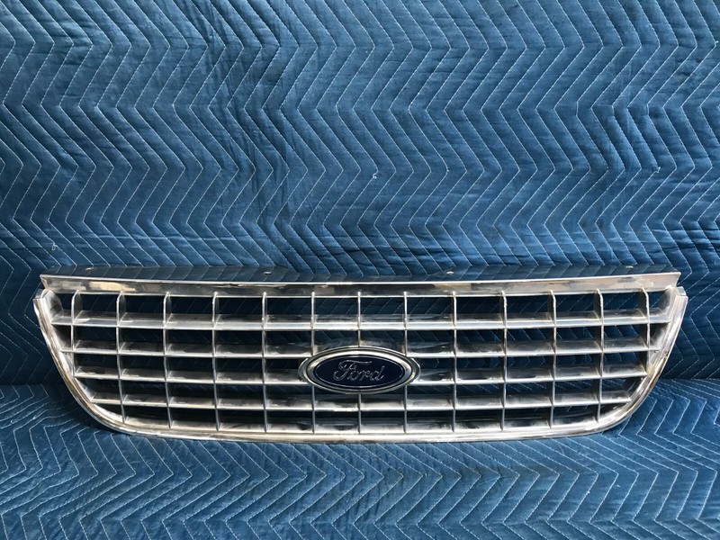 02-05 Ford Explorer Front Chrome Grillew/ Emblem OEM 5L24-8200-BAW