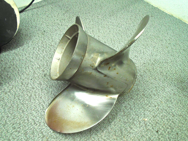 USED OMC STAINLESS PROPELLER 390822 JOHNSON/EVINRUDE LEFT HAND 14 1/4 DIA X 21P