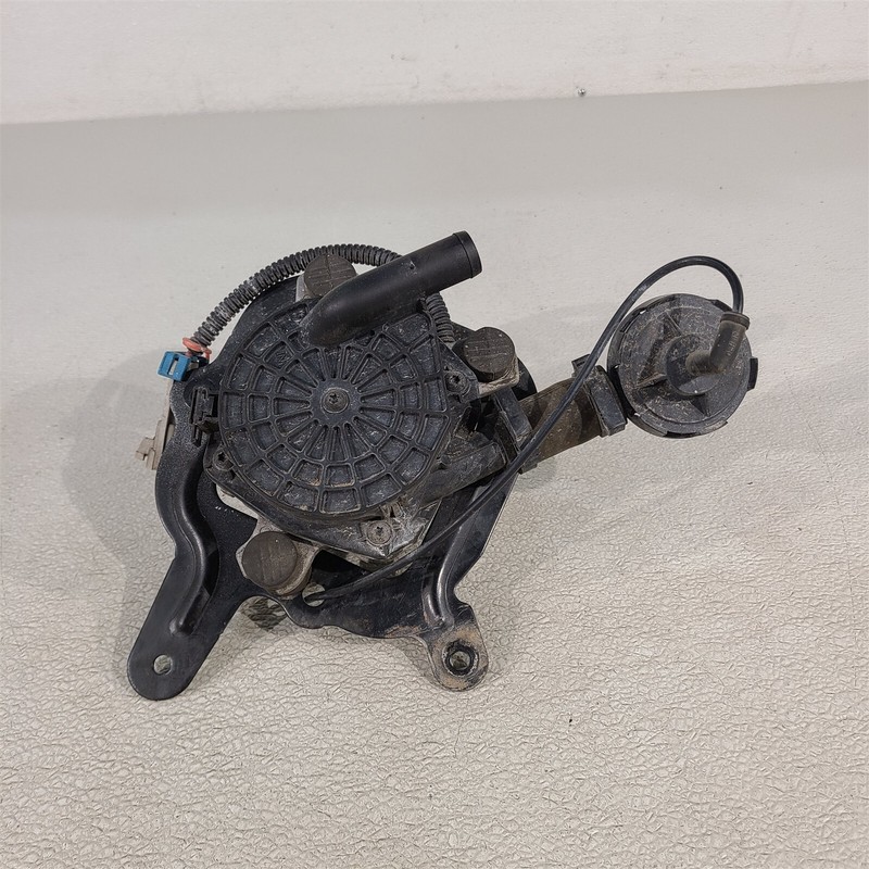 00-04 Corvette C5 Smog Emission Air Pump Ls1 Ls6 Aa7418