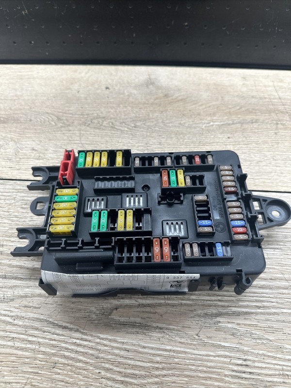 2012-2016 BMW 3 320i 328 228 F30 F22 FUSE BOX POWER DISTRIBUTION BOX 9337884 OEM