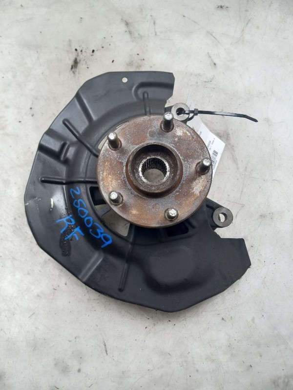 04-10 TOYOTA SIENNA FRONT PASSENGER SPINDLE KNUCKLE AWD