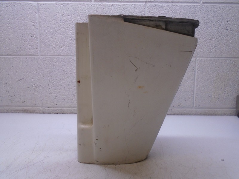 U4Chrysler Force 9.9 HP M 921 S/N 1412 Outboard Mid-Section Leg F2A4777133