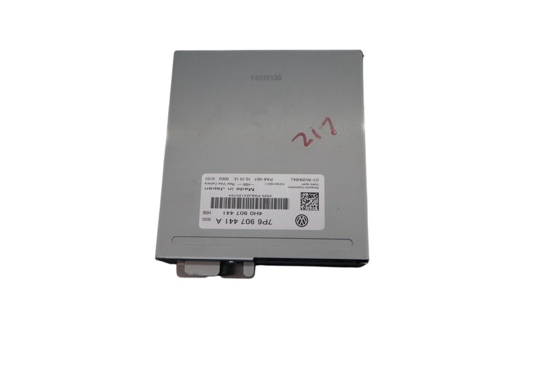 11-17 Volkswagen VW Touareg Rear Reverse Camera Control Module Unit ECU OEM