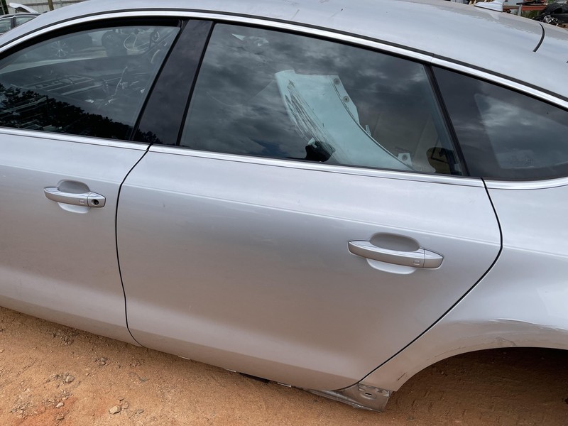 12-18 AUDI A7 S7 REAR LEFT DRIVER SIDE DOOR ASSEMBLY OEM SILVER P5