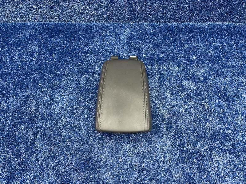 2016-2019 Buick Cascada Front Center Console Armrest Lid Leather oem