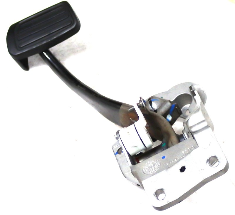 2016-2024 Camaro SS Automatic Brake Stop Pedal W/ Bracket 84524406 USED OEM GM