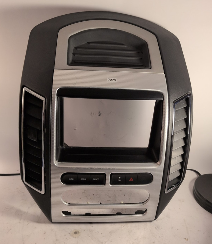 07-10 Ford Edge Center Dash Bezel Radio Storage / Vents Silver 7T43-7804302 OEM
