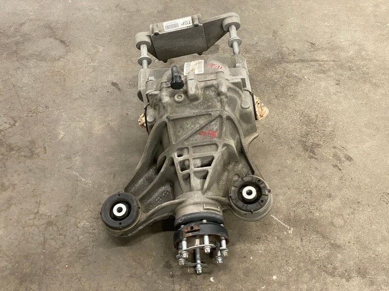 2017-2018 JAGUAR F-PACE REAR DIFF DIFFERENTIAL CARRIER OEM LOT791