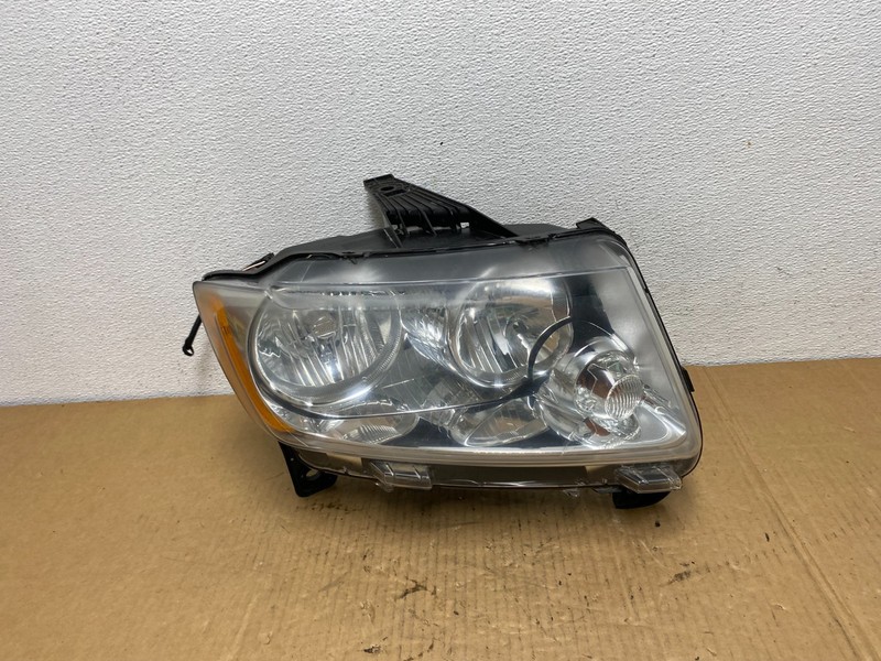2011-2013 Jeep Grand Cherokee Right Passenger Halogen Headlight AC7632 DW