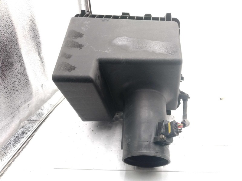 2018 Nissan NV3500 Air Cleaner Assembly OEM 165009JJ0A Used 178k Miles