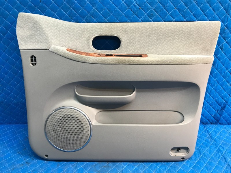 02-05 Kia Sedona Passenger Right Front Inner Door Trim Panel Gray