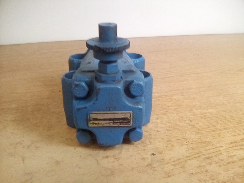 Parker R6VF CM Hydraulic Control Valve