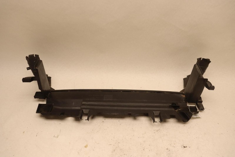 2010-2013 MERCEDES E-CLASS E350 W212 LOWER RADIATOR COVER SUPPORT SPLASH OEM