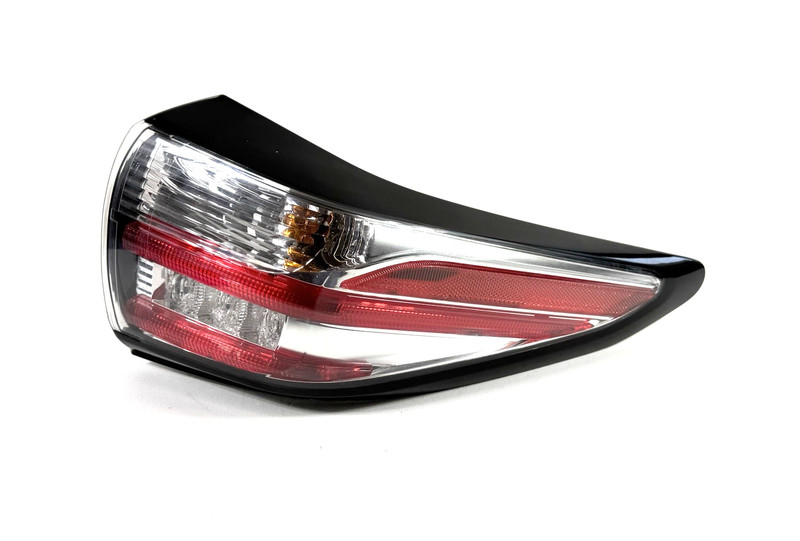 2015-2019 Nissan Murano Right Passenger Side LED Outer Tail Light Lamp OEM