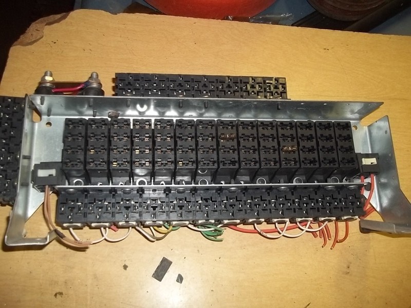 International 9600 Fuse Relay Block Assembly Job 652627 A-4241 Lineset