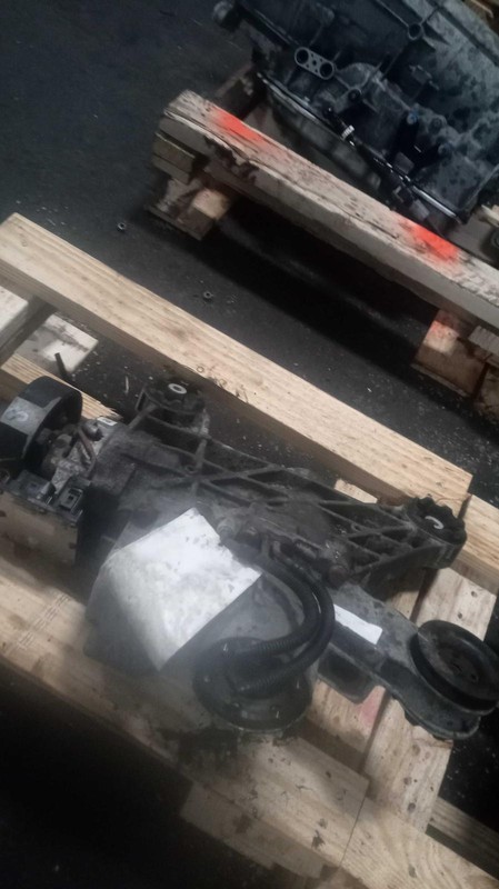2017 Audi Q3 4WD Differential Carrier Assembly OEM 106k Miles 0AY525010N