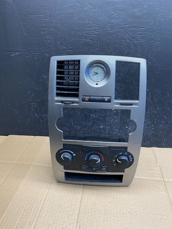 2005 to 2007 Chrysler 300 Dash Heater A/C Climate Control Radio Panel AC9273 DG