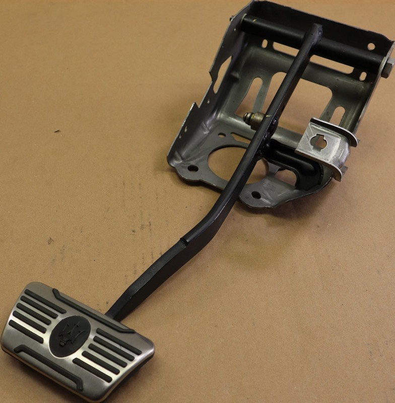 2014 Maserati Ghibli Brake Pedal 68194136AB NOS OEM