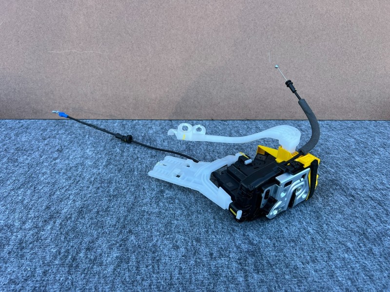 GENESIS GV70 2022-2026 OEM REAR LEFT DRIVER DOOR LATCH ACTUATOR LOCK ASSEMBLY