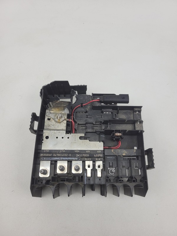 2019-2022 Chevrolet Silverado 1500 Battery Terminal Fusible Junction Box 6980103