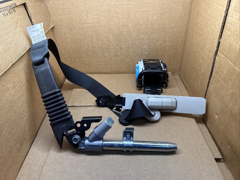 2015 Mazda 6 Mazda6 Front Right Passenger Side Seat Belt Seatbelt Retractor